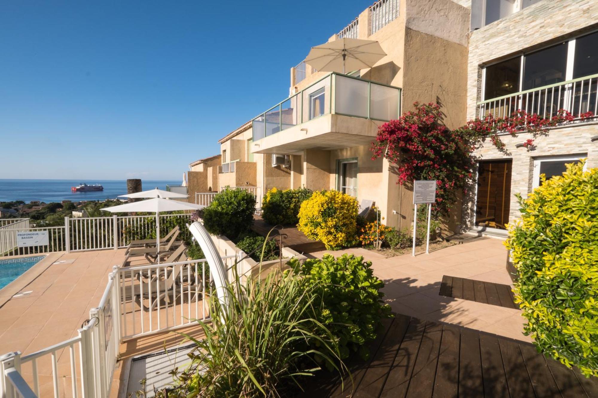 Hotel Funtana Marina L'Ile-Rousse  Bagian luar foto